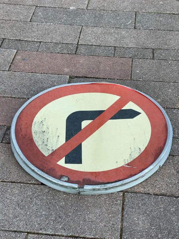 Road sign 001