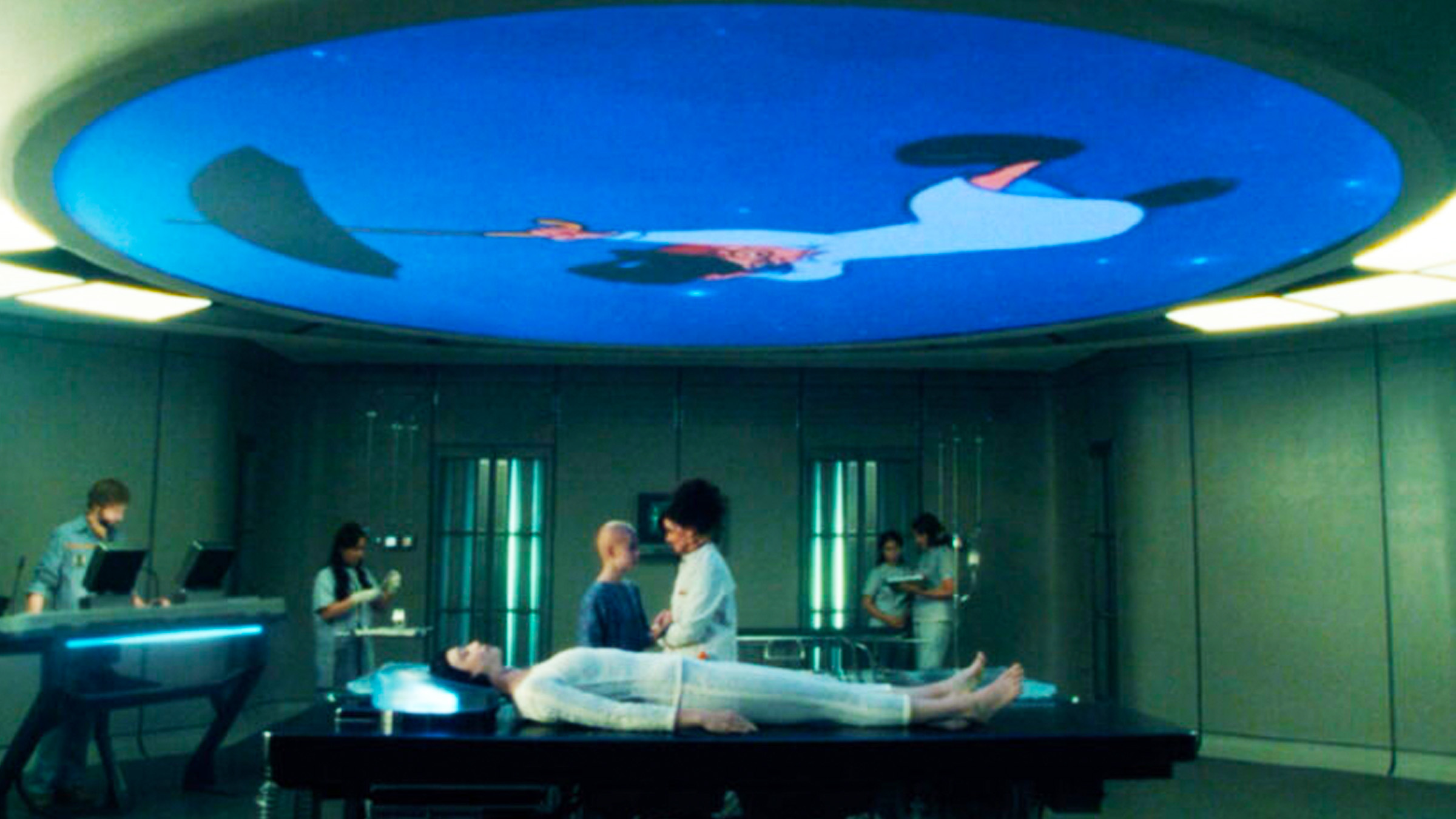 Wendy transitioning while watching peter pan in alien earth 1126433310